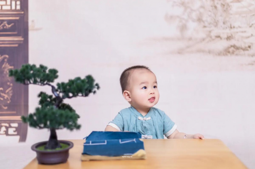 阳春怀孕多久会小腹隆起